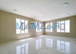 صورةغرفة فارغة لـ: فيلا - 7 غرف نوم - 8 حمامات للكراء في مدينة الرياض - أبوظبي, صورة 1