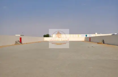 أرض - استوديو للايجار في مدينة الإمارات الصناعية - الشارقة