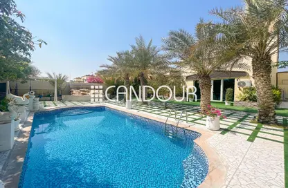Pool image for: Villa - 4 Bedrooms - 5 Bathrooms for sale in Regional - Jumeirah Park - Dubai, Image 1
