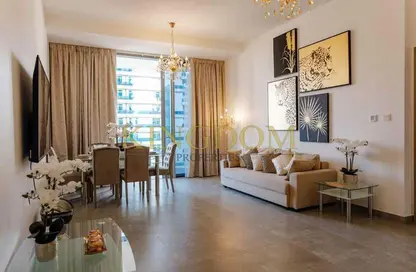 Living / Dining Room image for: Apartment - 1 Bedroom - 2 Bathrooms for rent in Stella Maris - Dubai Marina - Dubai, Image 1