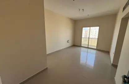 Apartment - 1 Bedroom - 1 Bathroom for rent in Corniche Tower - Ajman Corniche Road - Ajman