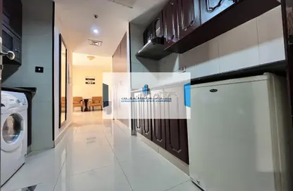 Kitchen image for: Apartment - 1 Bathroom for rent in Airport Road - Abu Dhabi, Image 1