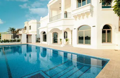 Pool image for: Villa - 4 Bedrooms - 5 Bathrooms for rent in Garden Homes Frond P - Garden Homes - Palm Jumeirah - Dubai, Image 1