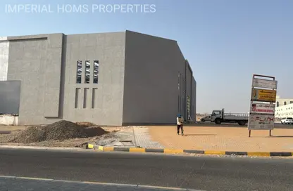 مستودع - استوديو - 4 حمامات للايجار في أم الثعوب - أم القيوين