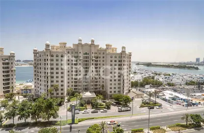 Apartment - 3 Bedrooms - 2 Bathrooms for sale in Al Hallawi - Shoreline Apartments - Palm Jumeirah - Dubai