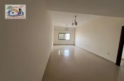 شقة - غرفة نوم - 1 حمام للايجار في شارع التعاون - التعاون - الشارقة