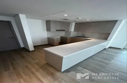 Apartment - 3 Bedrooms - 4 Bathrooms for sale in Waters Edge - Yas Island - Abu Dhabi