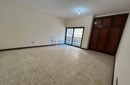 Apartment - 4 Bedrooms - 2 Bathrooms for rent in Cornich Al Khalidiya - Al Khalidiya - Abu Dhabi