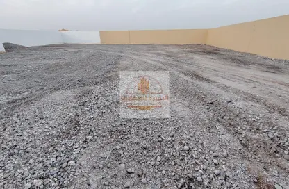 أرض - استوديو للايجار في الصجعة الصناعية - آلصجعه - الشارقة