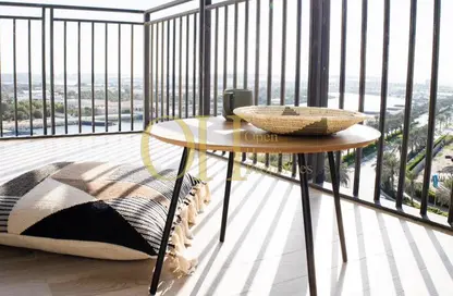 Apartment - Studio - 1 Bathroom for sale in Waters Edge - Yas Island - Abu Dhabi