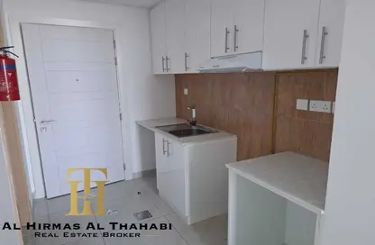 Apartment - Studio - 1 Bathroom for rent in The Square Tower - Jumeirah Village Circle - Dubai
