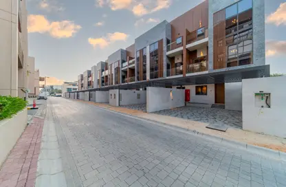 Townhouse - 4 Bedrooms - 5 Bathrooms for rent in District 14 - Jumeirah Village Circle - Dubai