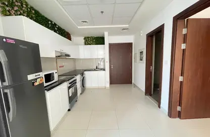 شقة - غرفة نوم - 2 حمامات للايجار في بوابة بن غاطي - الجداف - دبي