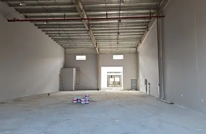 Warehouse - Studio - 1 Bathroom for rent in Old Industrial Area - Umm Al Quwain