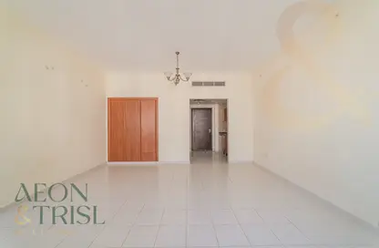 شقة - 1 حمام للبيع في يو13 - طراز إيطالي - المدينة الدولية - دبي