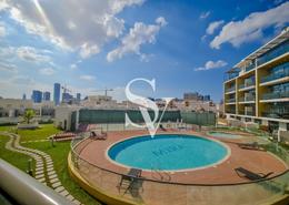 صورةحوض سباحة لـ: شقة - 2 غرف نوم - 3 حمامات للبيع في كريستال مساكن - قرية الجميرا سركل - دبي, صورة 1
