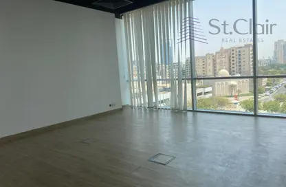 Office Space - Studio - 2 Bathrooms for rent in Emaar Business Park Building 2 - Emaar Business Park - Sheikh Zayed Road - Dubai