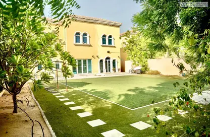Villa - 4 Bedrooms - 5 Bathrooms for sale in Jumeirah Park Homes - Jumeirah Park - Dubai