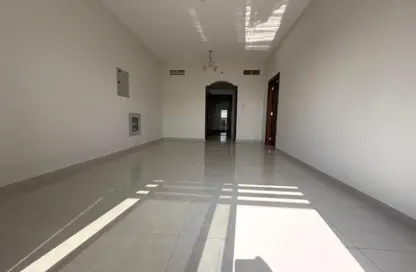 Apartment - 1 Bedroom - 2 Bathrooms for rent in Corniche Tower - Ajman Corniche Road - Ajman
