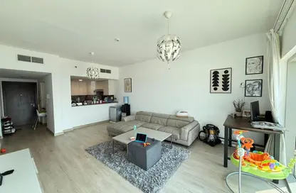 شقة - 2 غرف نوم - 3 حمامات للايجار في مبنى ربدان - موتور سيتي - دبي