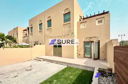 تاون هاوس - 3 غرف نوم - 4 حمامات للبيع في فيلات طراز دبي - القرية الشمالية - الفرجان - دبي