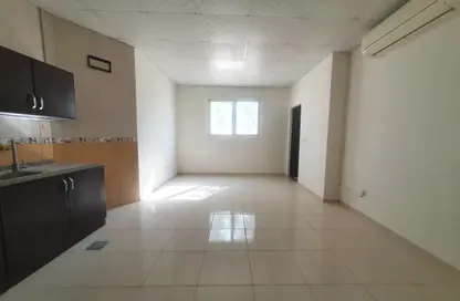 Apartment - Studio - 1 Bathroom for rent in Muwaileh 3 Building - Muwaileh - Sharjah