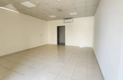 Shop - Studio - 1 Bathroom for rent in Greece Cluster - International City - Dubai