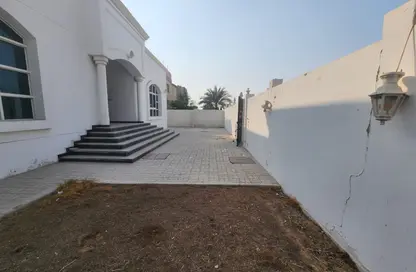 Villa - 3 Bedrooms - 4 Bathrooms for sale in Al Jazzat - Al Riqqa - Sharjah