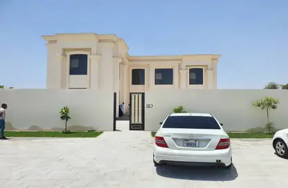 Villa - 5 Bedrooms - 7+ Bathrooms for rent in Nad Al Sheba 4 - Nad Al Sheba - Dubai