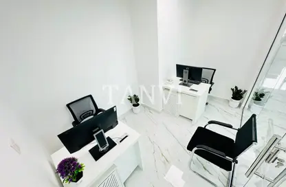 Office Space - Studio - 1 Bathroom for rent in Al Ghubaiba - Al Raffa - Bur Dubai - Dubai