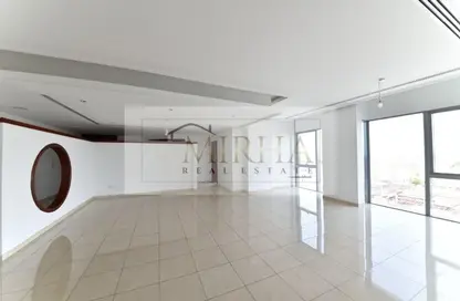 Empty Room image for: Apartment - 3 Bedrooms - 4 Bathrooms for rent in Six Towers Complex Al Bateen - Al Bateen - Abu Dhabi, Image 1
