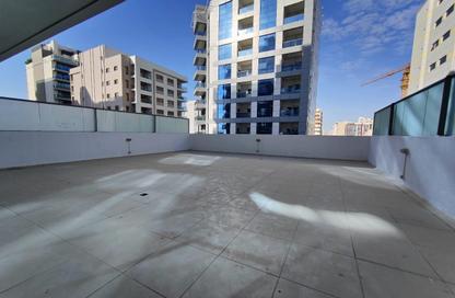 Apartment - 1 Bedroom - 2 Bathrooms for rent in Jumeirah Garden City - Al Satwa - Dubai
