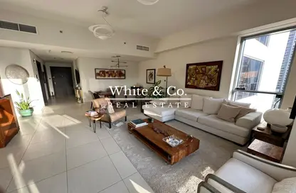 Apartment - 1 Bedroom - 2 Bathrooms for rent in Bahwan Tower Downtown - Downtown Dubai - Dubai