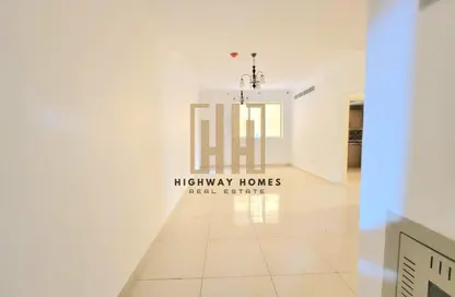 شقة - 2 غرف نوم - 3 حمامات للايجار في بناية مويليح 29 - مويلح - الشارقة شقة - 2 غرف نوم - 3 حمامات للايجار في بناية مويليح 29 - مويلح - الشارقة