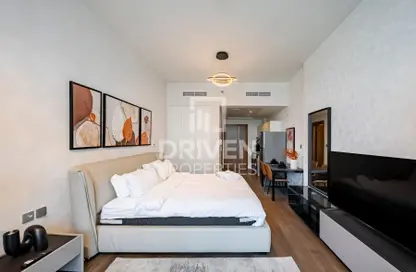 Apartment - Studio - 1 Bathroom for rent in Millennium Binghatti Residences - Business Bay - Dubai