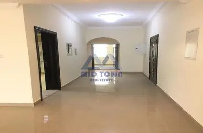 Hall / Corridor image for: Full Floor - 5 Bedrooms - 4 Bathrooms for rent in Al Muroor Tower - Muroor Area - Abu Dhabi, Image 1