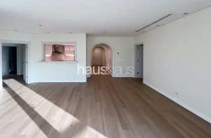 Apartment - 3 Bedrooms - 4 Bathrooms for rent in Al Sultana - Shoreline Apartments - Palm Jumeirah - Dubai