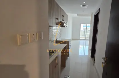 شقة - 1 حمام للايجار في برج هيرا - مدينة دبي الرياضية - دبي