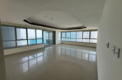 Apartment - 3 Bedrooms - 3 Bathrooms for rent in Corniche Tower - Ajman Corniche Road - Ajman