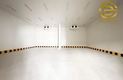 Warehouse - Studio - 2 Bathrooms for rent in Umm Ramool - Dubai Warehouse - Studio - 2 Bathrooms for rent in Umm Ramool - Dubai