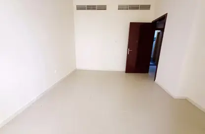 شقة - 2 غرف نوم - 2 حمامات للايجار في شارع 64 - النهدة - الشارقة شقة - 2 غرف نوم - 2 حمامات للايجار في شارع 64 - النهدة - الشارقة