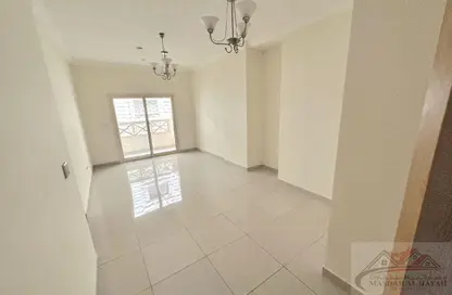 Apartment - 2 Bedrooms - 2 Bathrooms for rent in Muwaileh 29 Building - Muwaileh - Sharjah