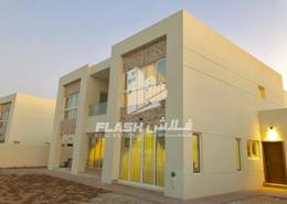 صورةمبنى خارجي لـ: فيلا - 4 غرف نوم - 6 حمامات للكراء في برمودا - ميناء العرب - راس الخيمة - رأس الخيمة, صورة 1