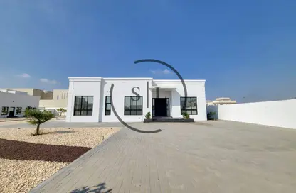 Villa - 4 Bedrooms - 6 Bathrooms for rent in Nad Al Sheba 4 - Nad Al Sheba - Dubai