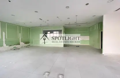 Retail - Studio - 2 Bathrooms for rent in Majestic Tower - Al Abraj street - Business Bay - Dubai