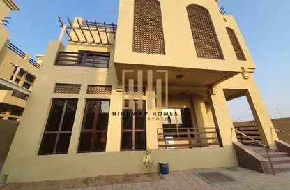فيلا - 3 غرف نوم - 4 حمامات للايجار في النوف - الشارقة