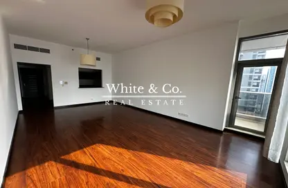 Apartment - 1 Bedroom - 2 Bathrooms for rent in Green Lakes Towers - JLT Cluster S - Jumeirah Lake Towers - Dubai