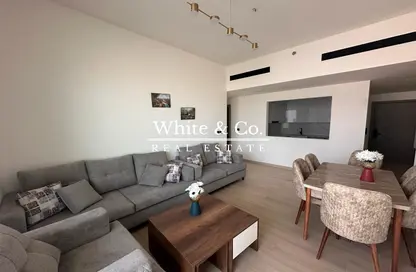 شقة - 2 غرف نوم - 2 حمامات للايجار في مرتفعات بن غاطي - الضاحية 10 - قرية جميرا الدائرية - دبي