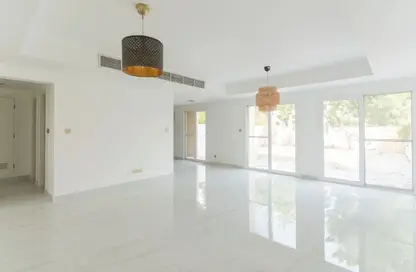 Villa - 3 Bedrooms - 3 Bathrooms for rent in Springs 15 - The Springs - Dubai