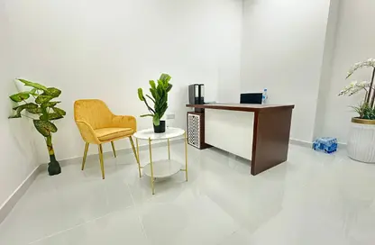 Office Space - Studio - 1 Bathroom for rent in Red Avenue - Al Garhoud - Dubai